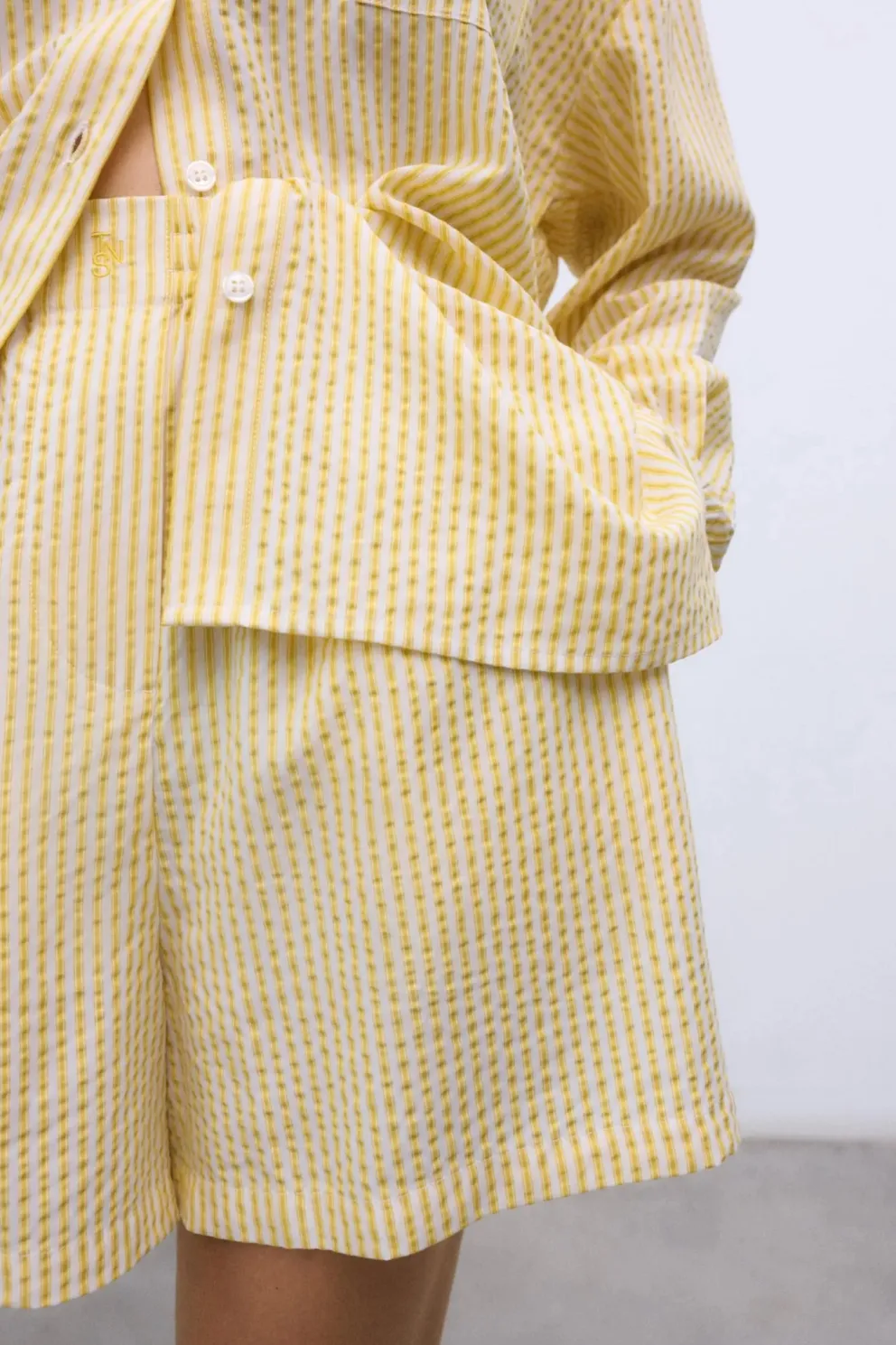 Alheli Woman Short Mimosa Yellow Stripes