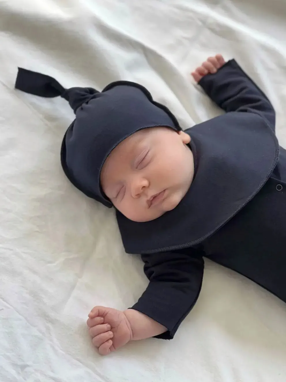 Czapka z supełkiem Baby hat