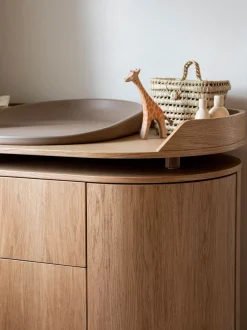 Drewniana komoda Kai Dresser