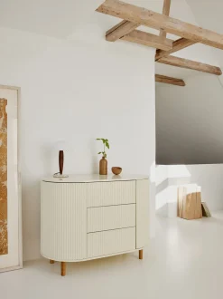 Drewniana komoda Kai Dresser