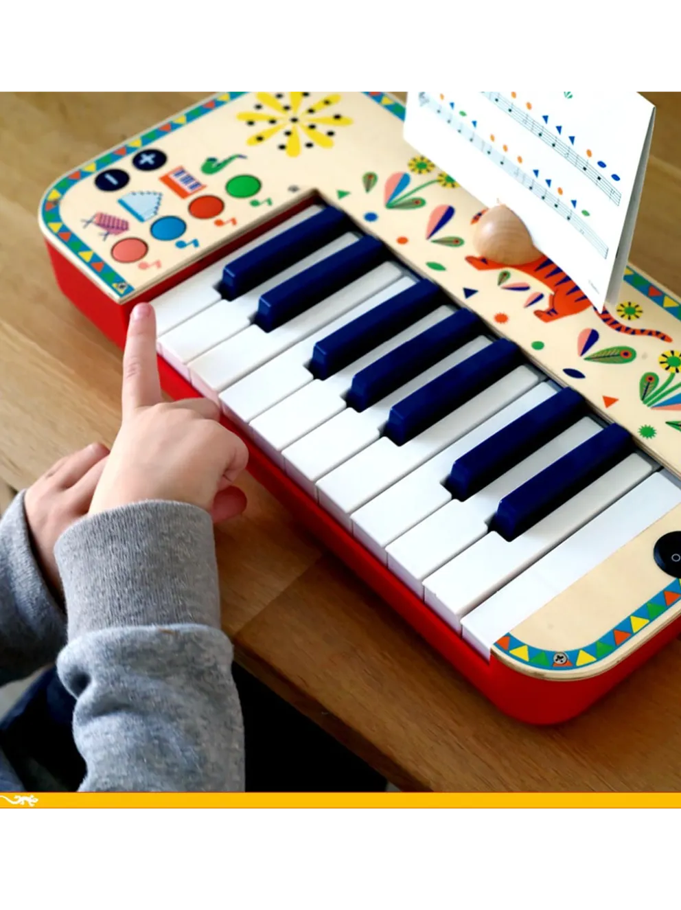 drewniane pianinko syntezator
