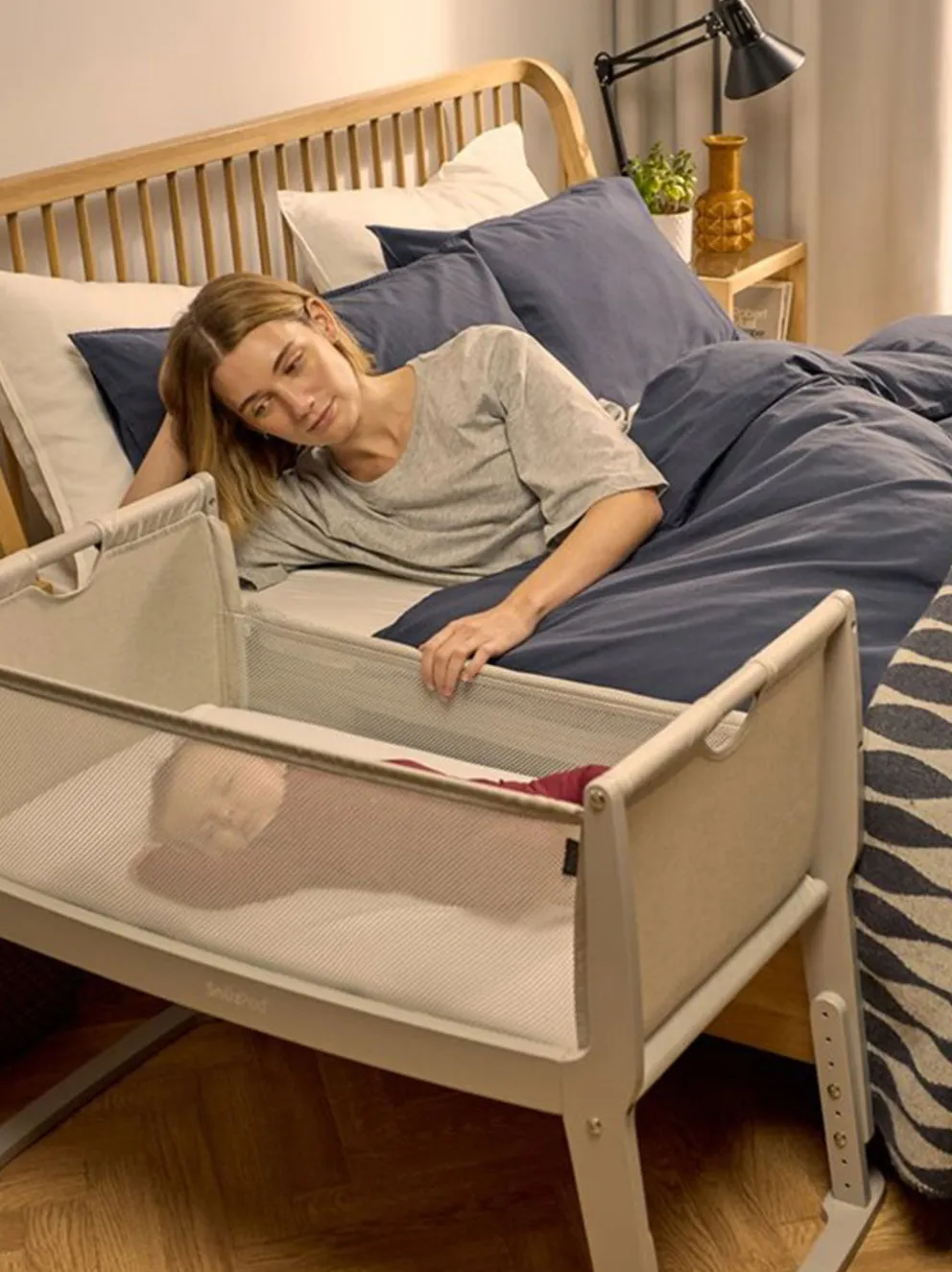 Łóżeczko dostawne na kółkach SnuzPod Studio