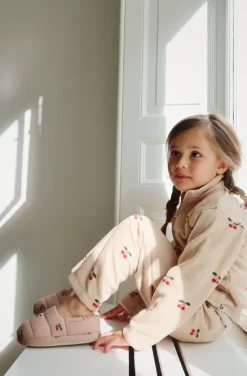 Kapcie ze sztucznego futerka Globe