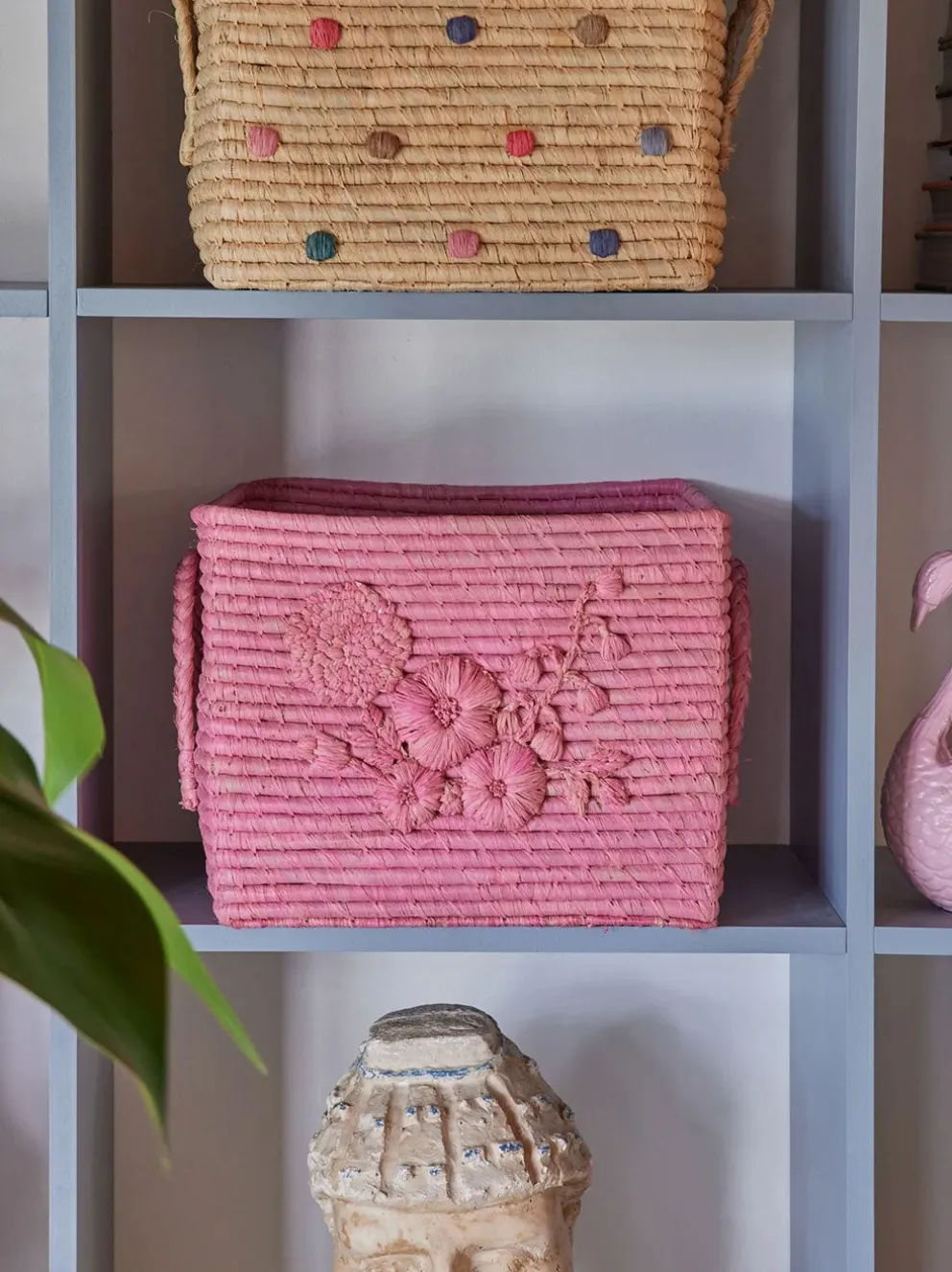 Kosz na zabawki Flower embroidery raffia basket