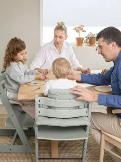 krzesło rosnące z dzieckiem Tripp Trapp