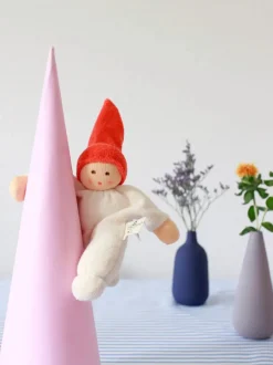 Lalka z grzechotką Nucki Rattle Doll