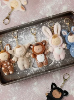 Miękki breloczek Cozy Keychain