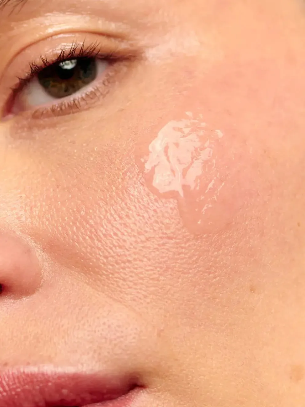 Nawilżająco ujędrniające serum do twarzy Mega Plump