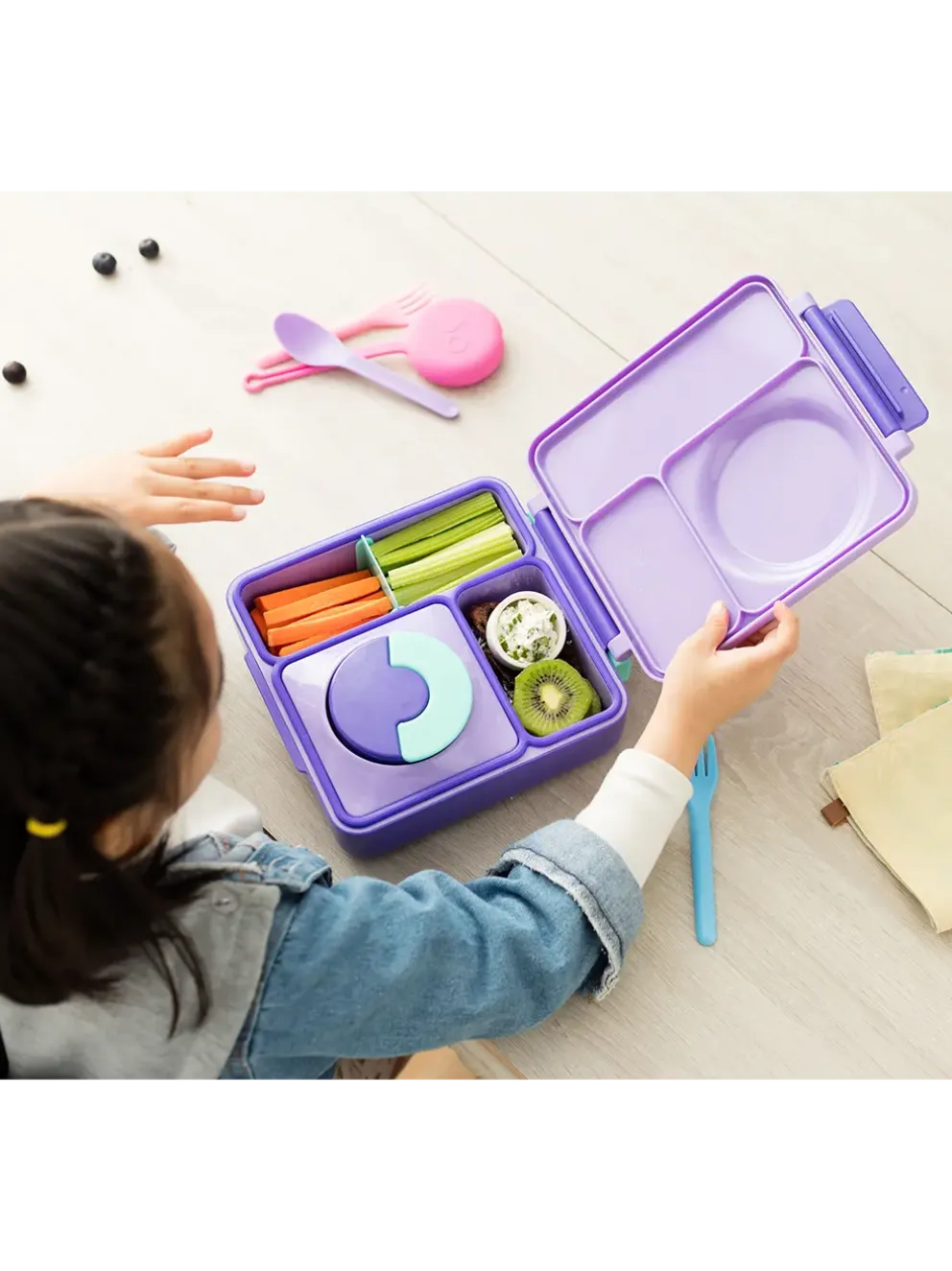 OmieBox lunchbox z termosem i przegródkami