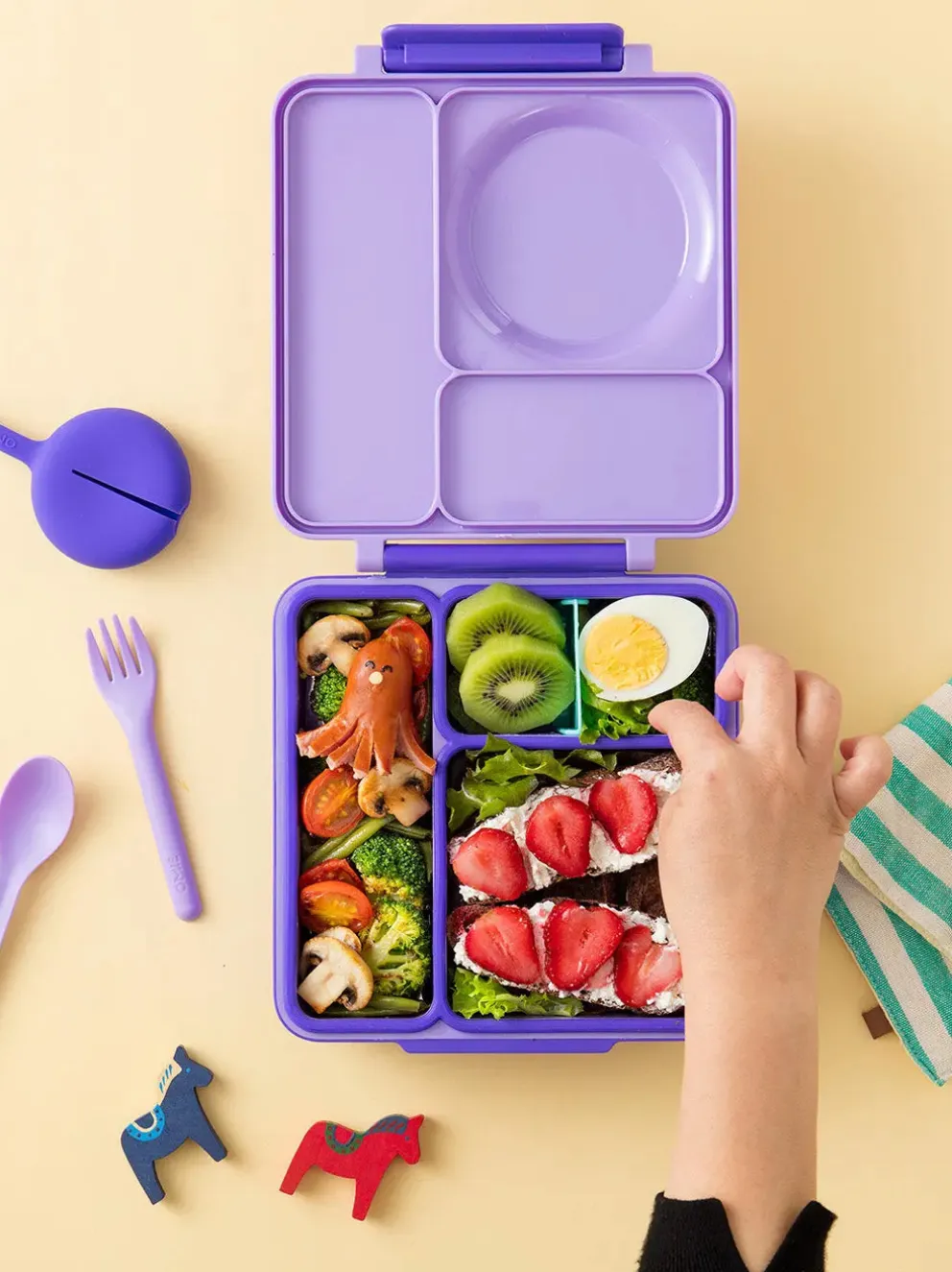 OmieBox lunchbox z termosem i przegródkami