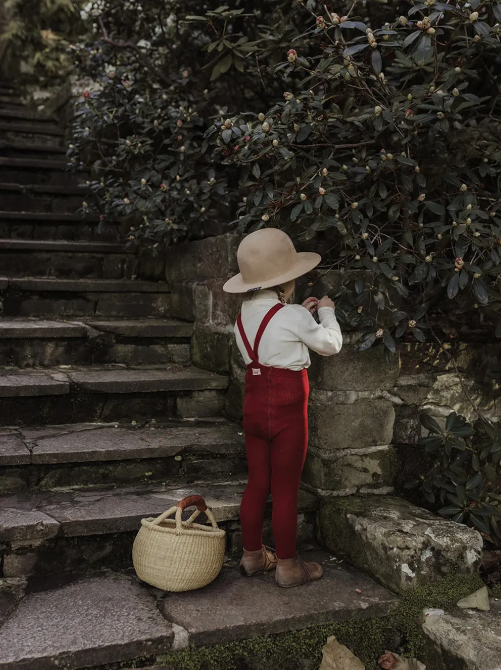 rajstopy z organicznej bawełny z szelkami w stylu vintage