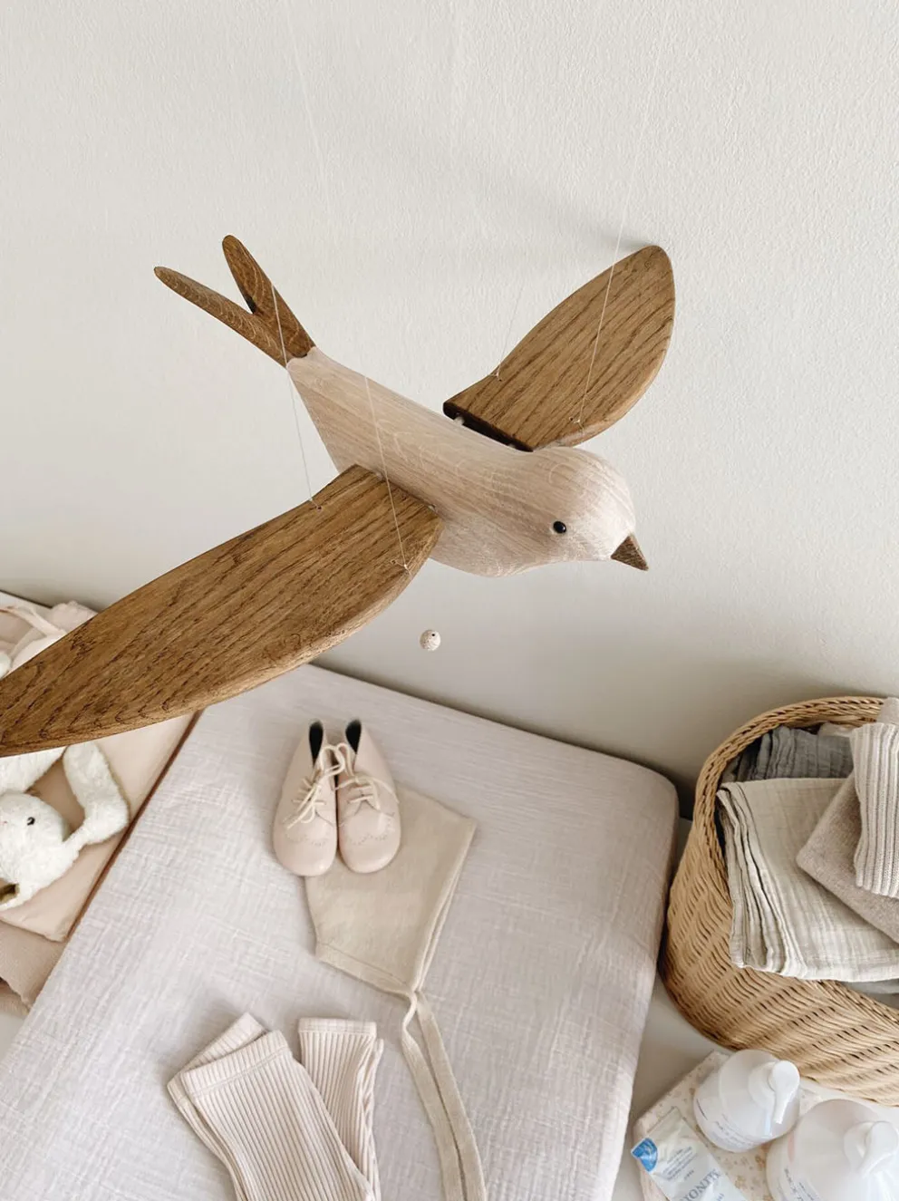Ruchomy mobil drewniany ptak Koko Bird
