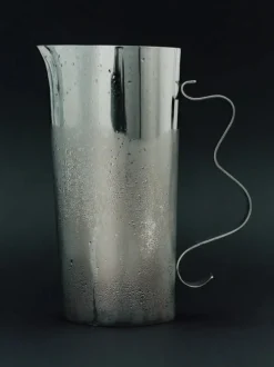 Squiggle Pitcher