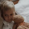 szumiący miś organic z lampką nocną