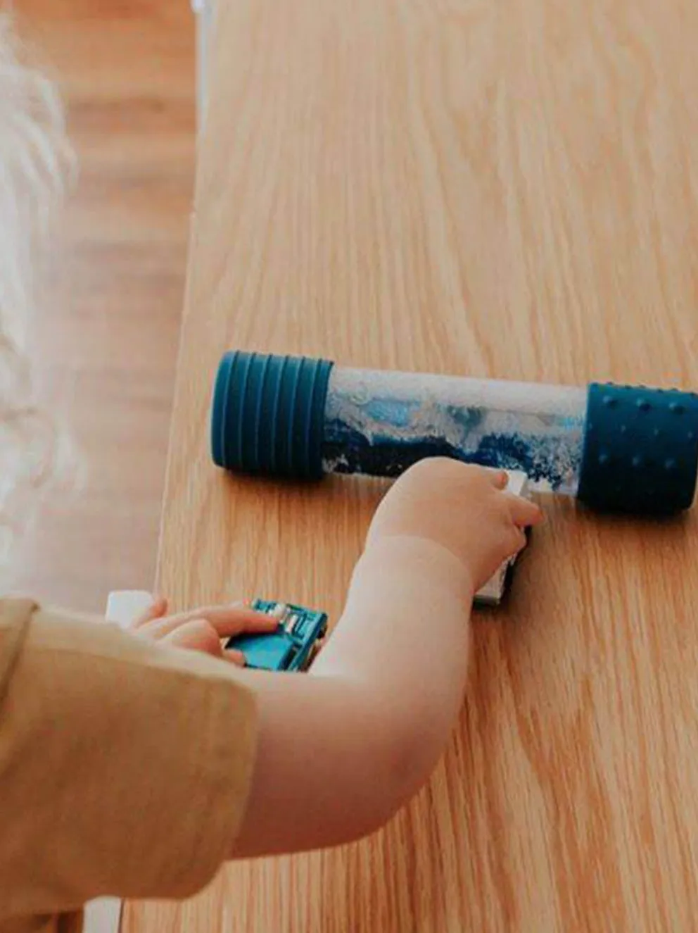 Uspokajająca butelka sensoryczna DIY