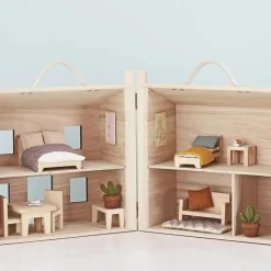zestaw ręcznie wykonanych mebelków do domku Holdie House